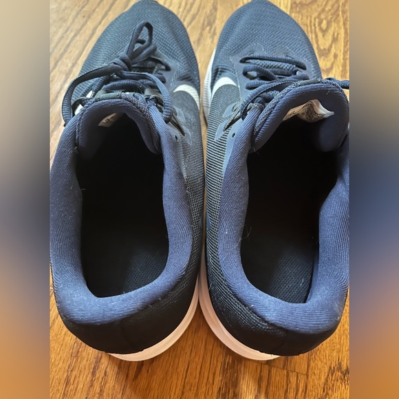 Nike Running Shoes - Picture 5 of 7